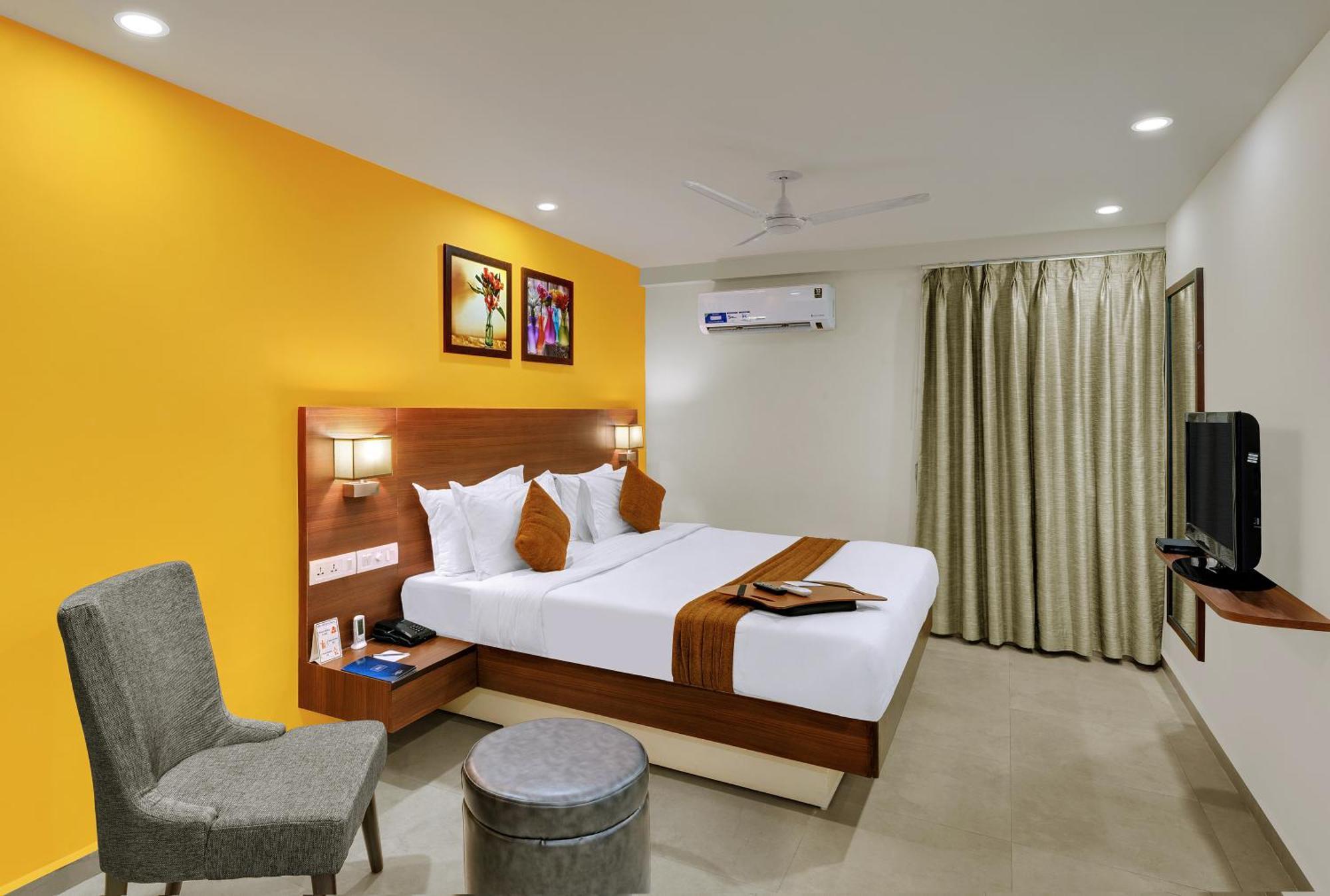 Western Alkapuri, 3*