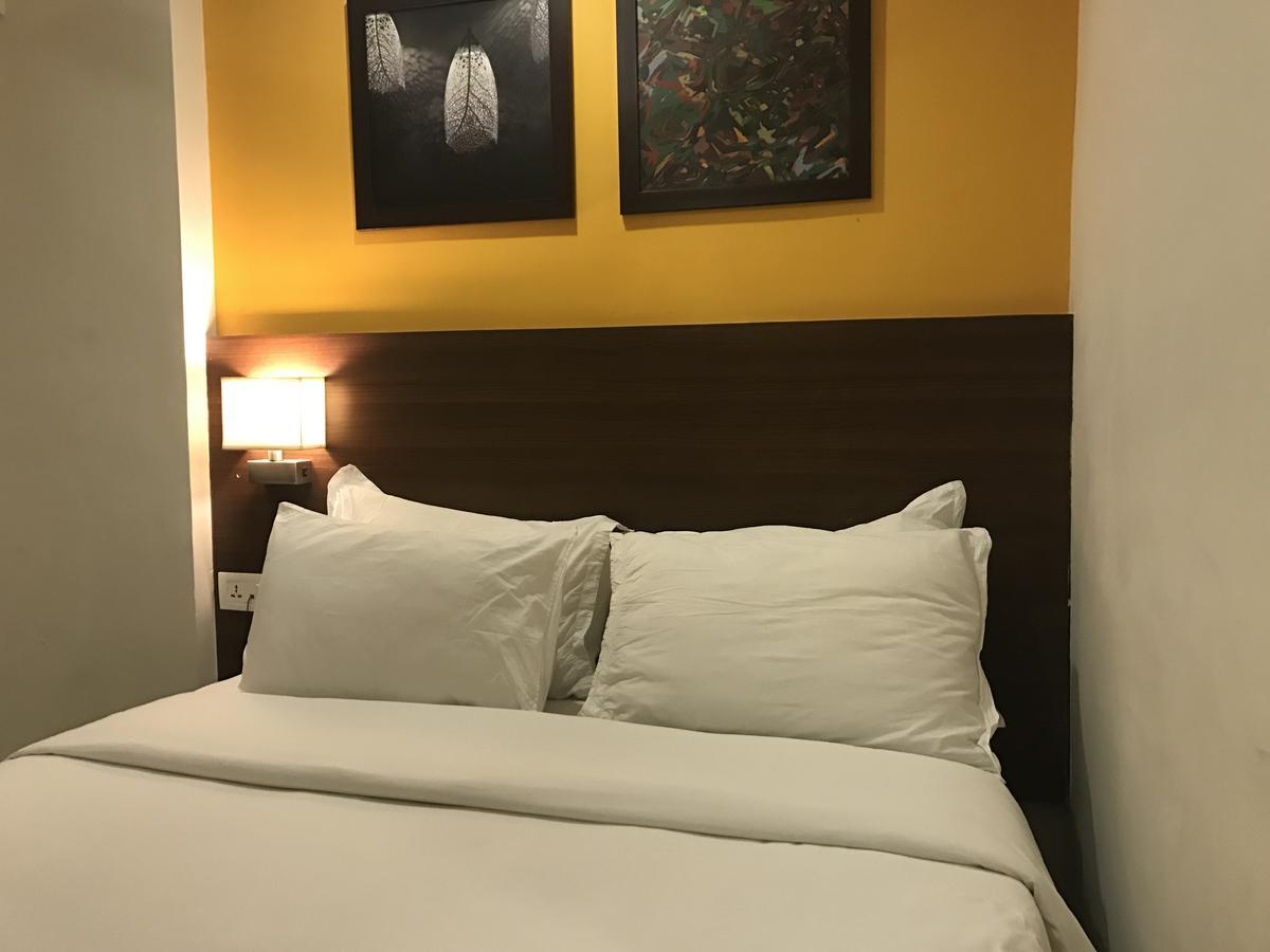 Hotel Western Alkapuri, Vadodara