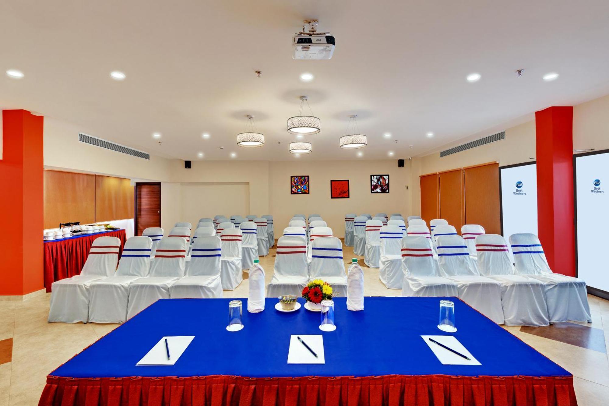 Hotel Western Alkapuri,