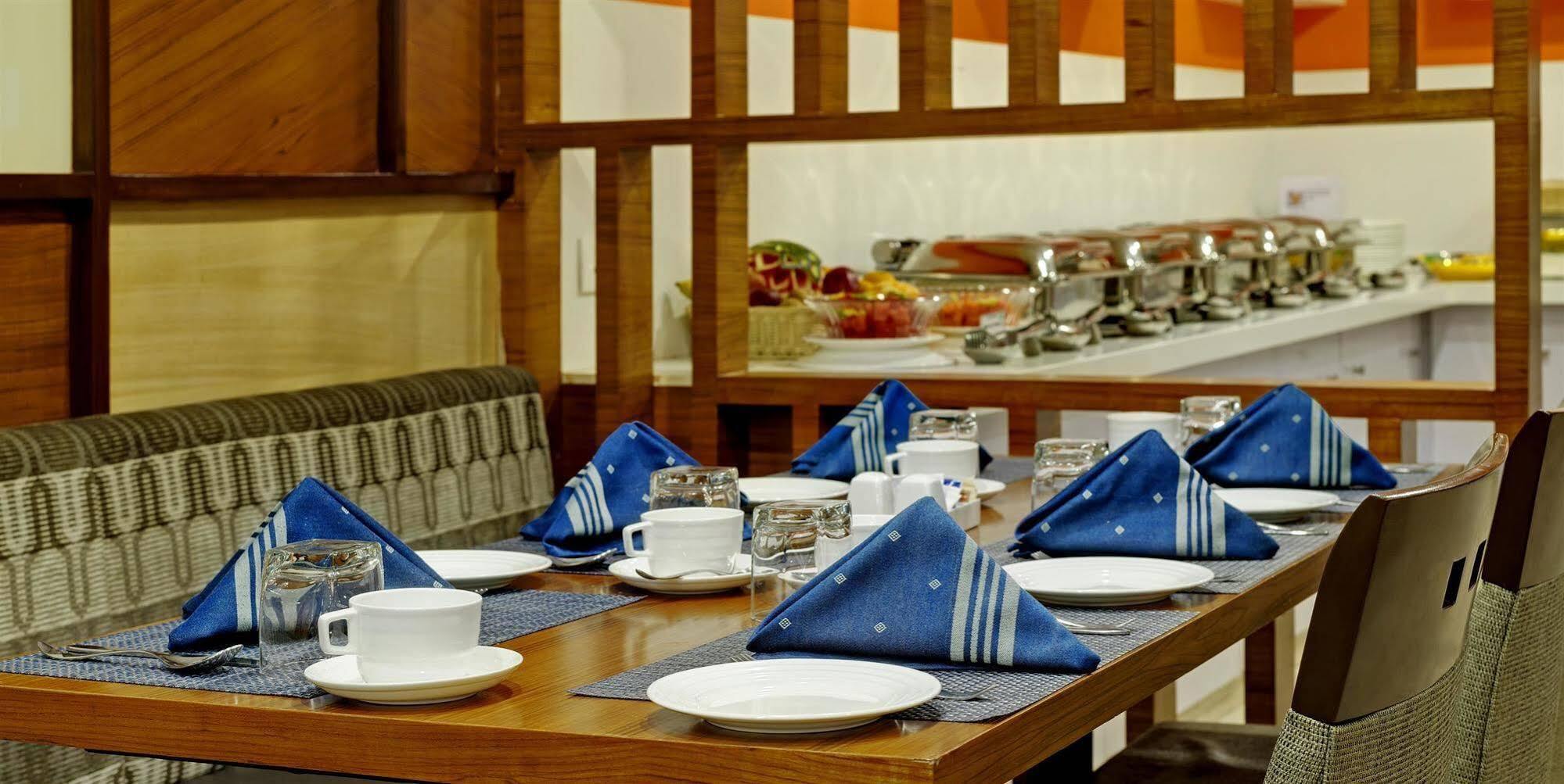 Western Alkapuri, 3*